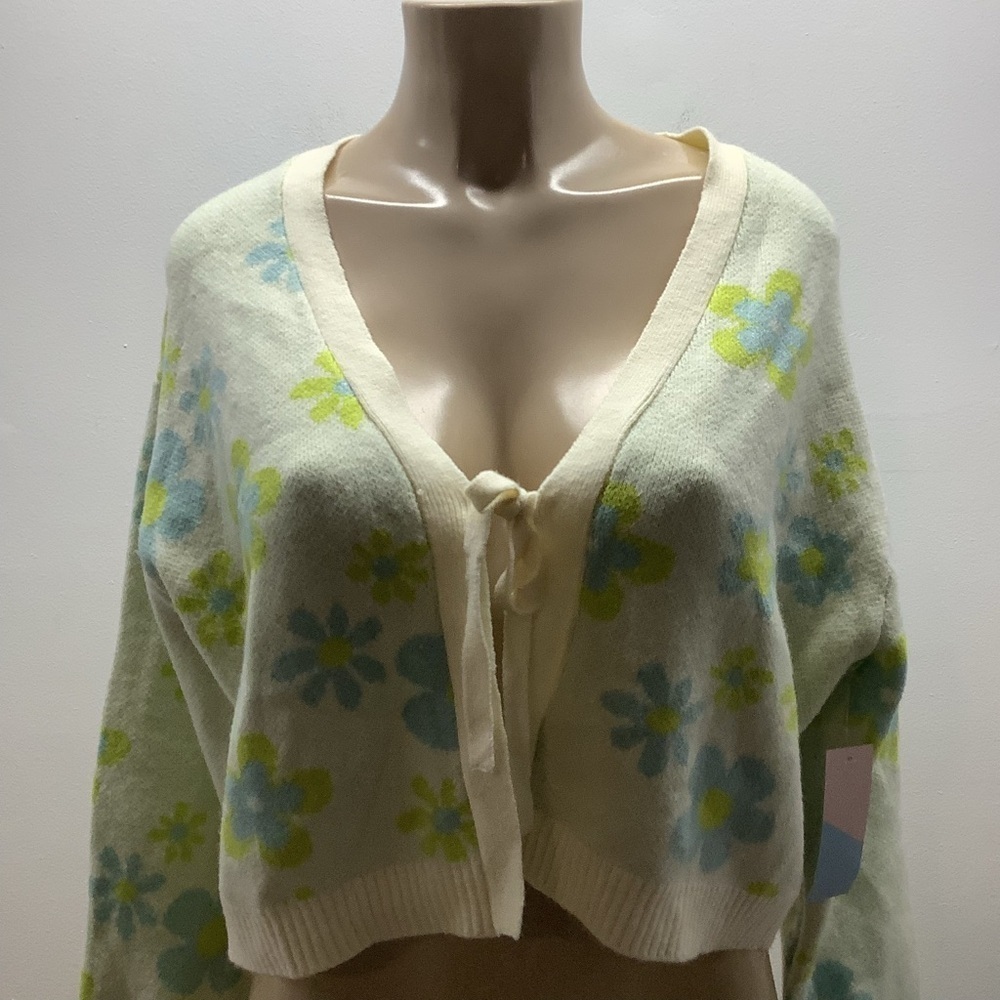 Witty Fox Size XS Young Contemporary Floral Crop Cardigan. New With Tags